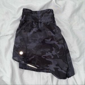 Lululemon Hotty Hot High-Rise Short 2.5”